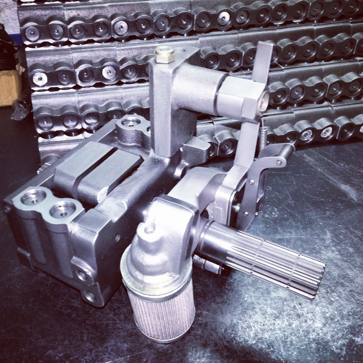 apextractor's tweet image. Hydraulic Lift Pump Assembly