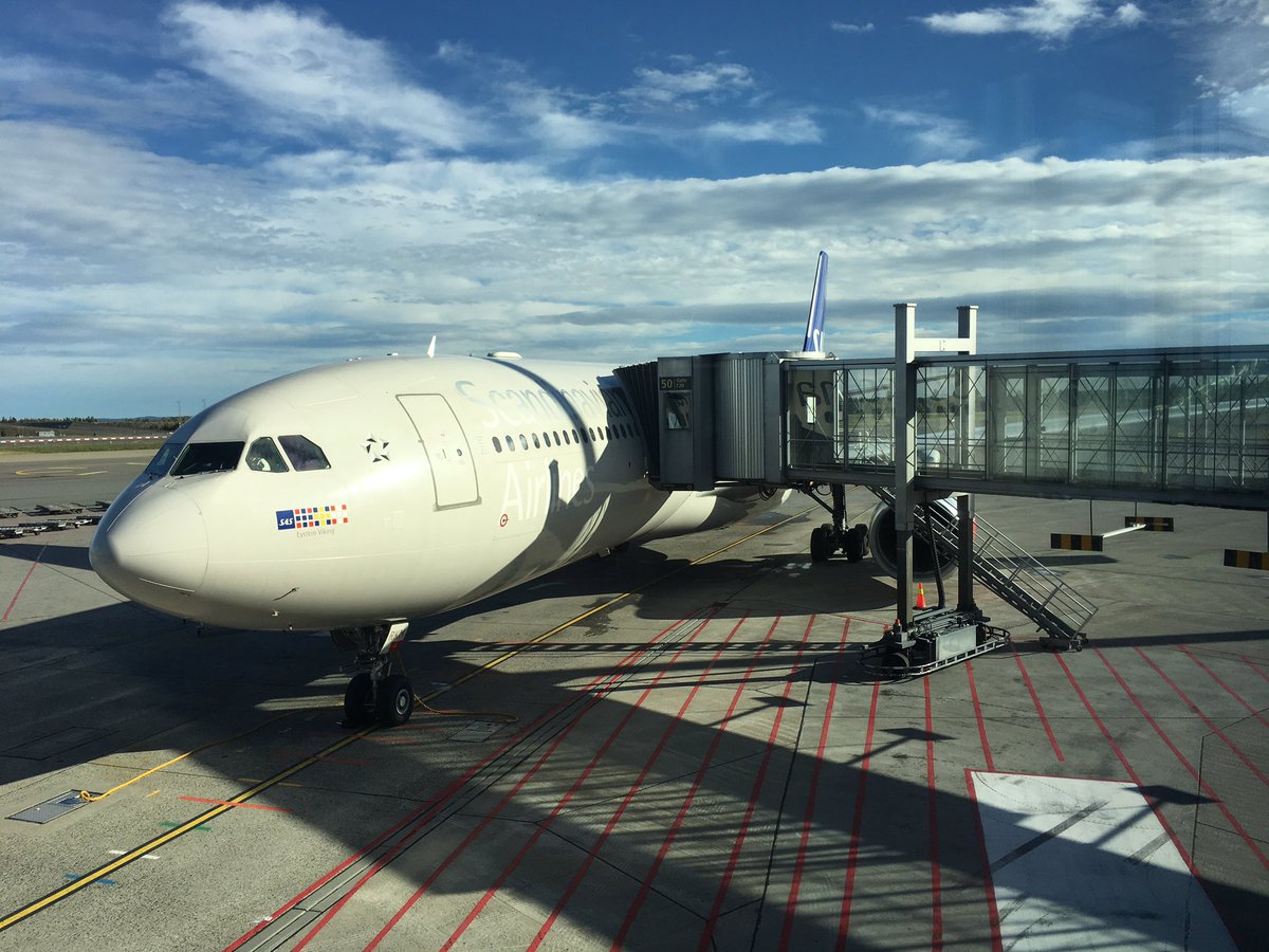 anderslokke's tweet photo. En route to ##MSIgnite in Orlando. Long trip - 18 hours just to get there. But definitely worth it - big stuff happening this coming week! @PexipInc https://t.co/JWhvVNDPXK