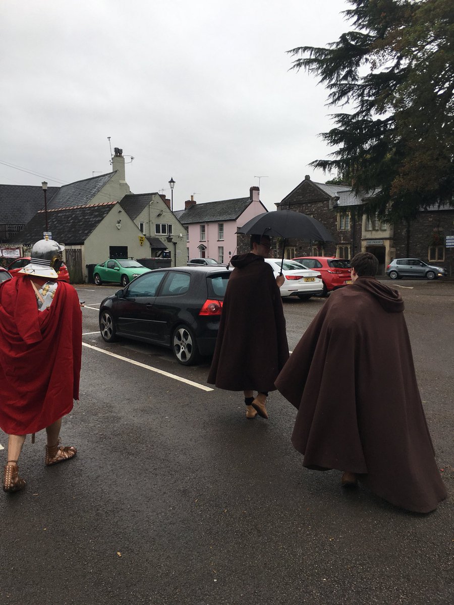 LloydVaterlaws's tweet photo. Romans, away! #romanmarch #caerleon to #caerwent https://t.co/mJoVO0lRrq