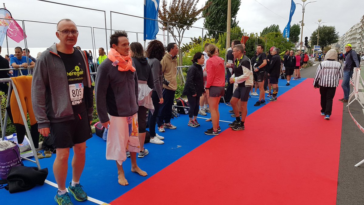 anthonypereztgs's tweet photo. Les coureurs #Soregor attendent les vélos au triathlon #Audencia #TriALB de #Labaule @Soregor @TGS_France @adventi_fr @livli_fr https://t.co/1GkTII8Sed