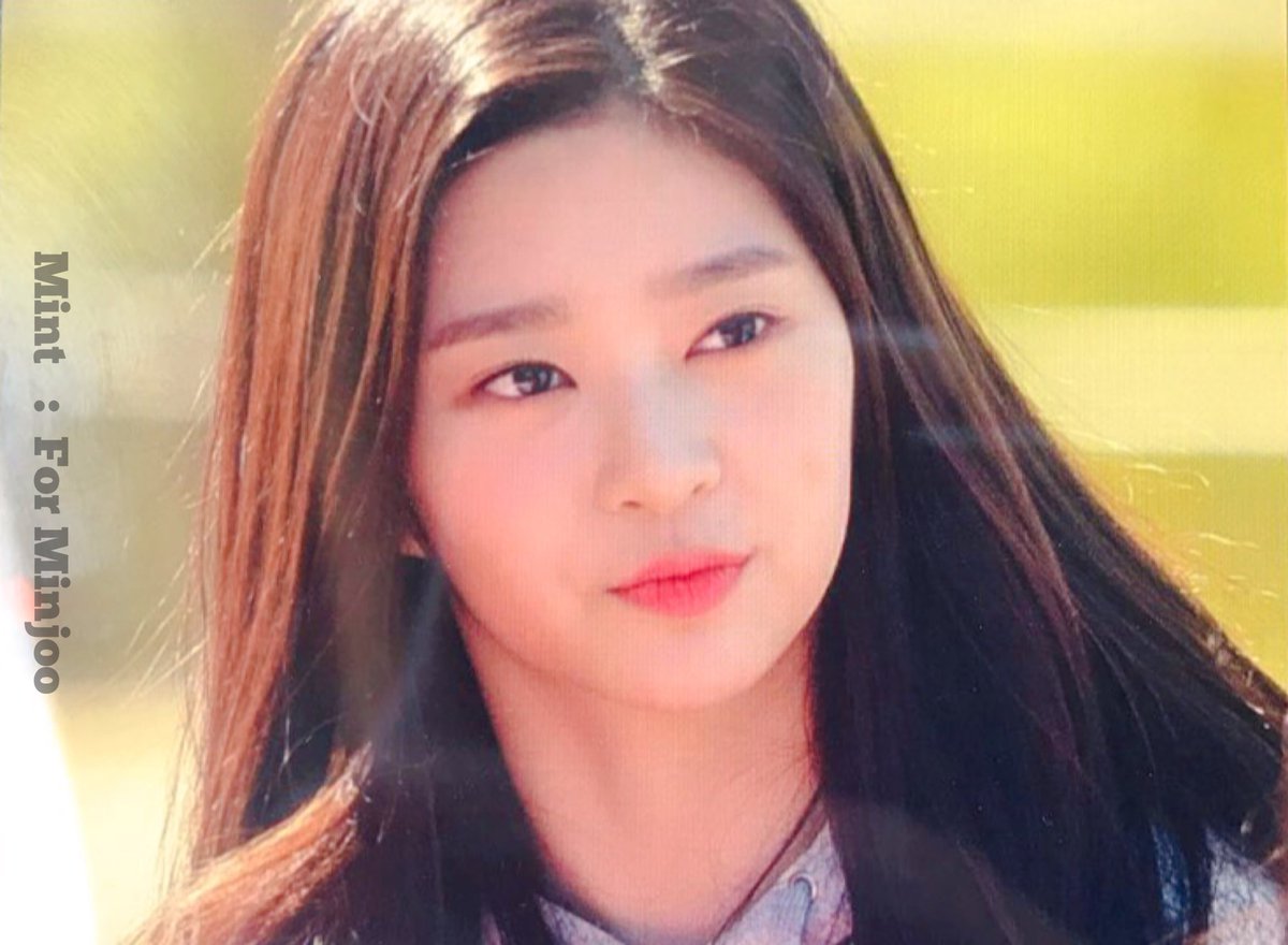__Mintscent__'s tweet photo. 180922 한강 ✌️앱
🌱🌿🍀💚

#아이즈원 #IZONE
#김민주 #Kimminjoo https://t.co/6qPMk48ffW