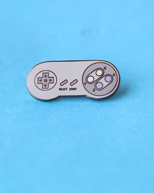 real_sic's tweet image. 90s kids remember! The SNES was the 16-bit upgrade to the original Nintendo. That’s twice as many bits! We made this SNES controller pin to commemorate this classic gaming system.

#N64 #Controller #controllerpin #pins #pin #enamelpin #enamelpins #lapelp… ift.tt/2pr5CGy