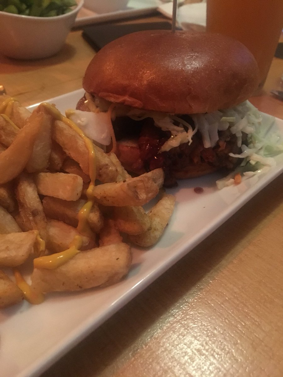 jmendozamx's tweet image. Ahora otro poema... Mesquite Brisket Sandwich... #TheKitchenTable #Vancouver