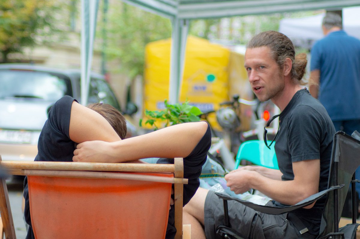 ADFC_MD's tweet photo. Gestern fand natürlich auch in #Magdeburg #parkingday statt. Hat Spaß gemacht mit Tee, Kaffee uns Lastenrädern durch den Regen. https://t.co/Fo5MzJWcJf