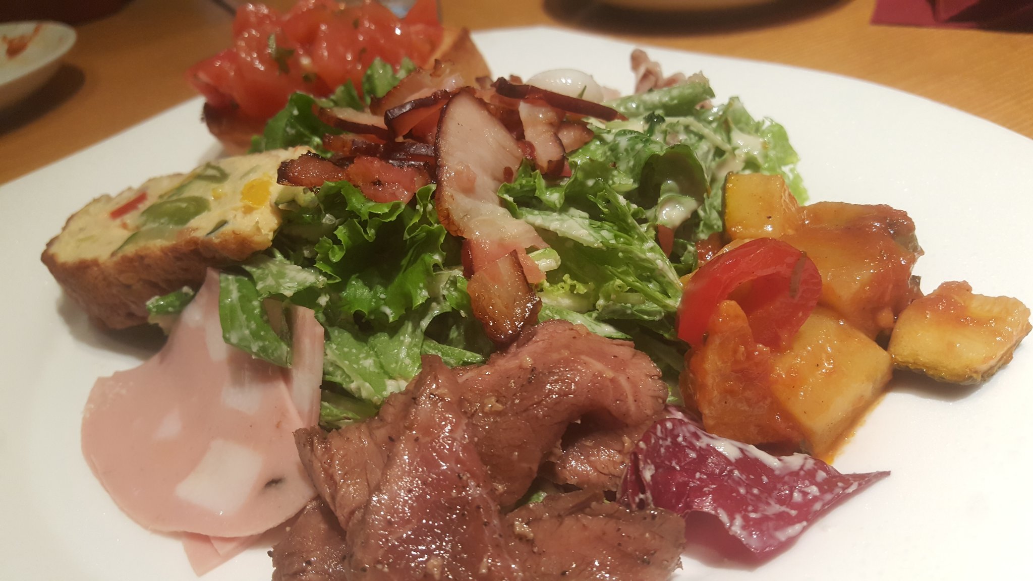 屋久ユウキ とある病気で入院していた妹に数ヶ月ぶりの外出許可が出たので 家族で 世界一おいしいサラダ が出てくる 北与野にある イタリアン へ行ってきました T Co D0xatciupb Twitter