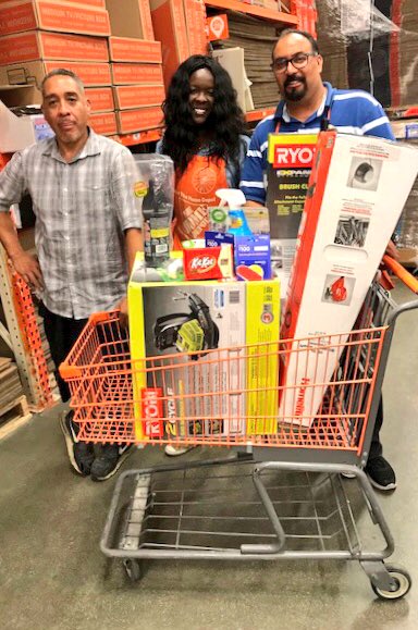 Patrici50890901's tweet image. 🎉Outstanding Customer Service & Awareness throughout the store!!!Thank you NoviaHC, RubenD28,Gino Service Desk!#FrontEndBestPractices @D223_HD @downeypackerfan @ServicesD223_74 @SMadison_HD @napoli_arlyne