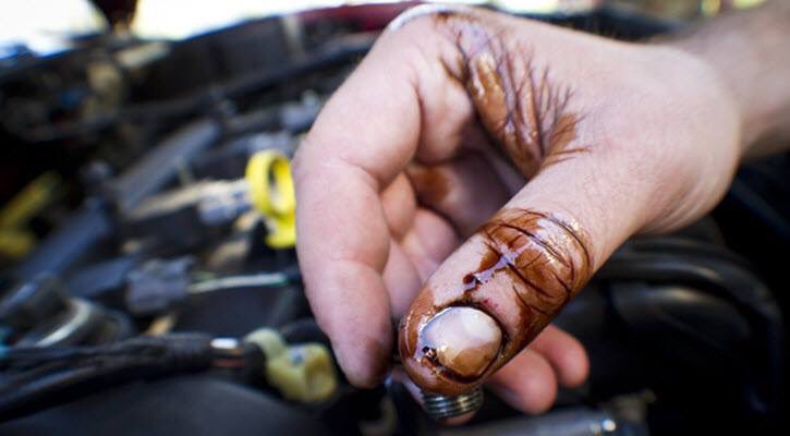 fortis_jaya's tweet image. Engine repairs are one of the most expensive costs associated with cars. Those repairs can easily overwhelm your budget. Engine sludge is a key contributor to engine failure; here’s how to recognise and prevent the problem:
bit.ly/2xGolSh
#FJAuto