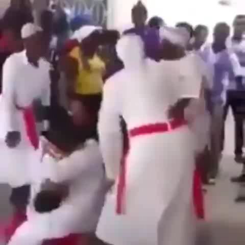 fluffymisskitty's tweet photo. 😱😱 #WhatThaFluff?? 😮😲 Like what tha fluffing fluff???!!!! Like wah seriously in the Lord of 👼⛪🔔 Abraham-Moses-Solomon-and-David a gwaan yah suh??? Wah cudda be the explanation for this?? #WTF #Church #ThisSerious #WhoAuthoriseThis #WhoIsInCharge … https://t.co/9mIP60VymU https://t.co/QSDShC0Ezl