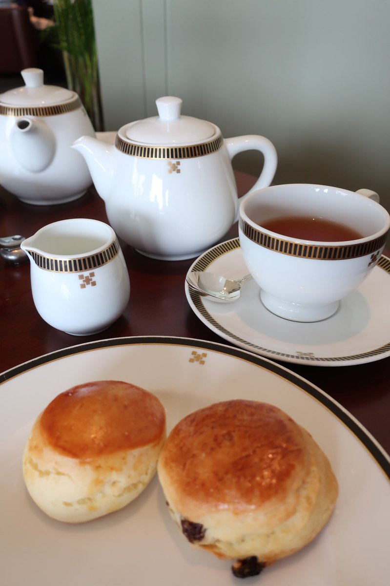 Masaki 帝国ホテルの 英国フェア の英国アフタヌーンティー 難しいことは言わない 最高 飲み物も紅茶 日本茶 コーヒーと30種類から好きなものを選んで好きなだけ飲めるし しかもどれも美味しい 英国アンバサダー