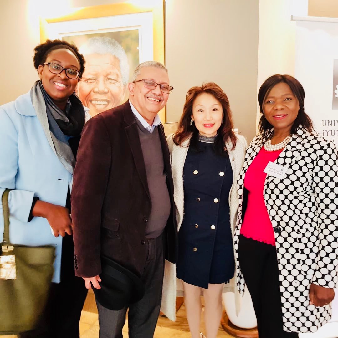 ThuliMadonsela3's tweet photo. When Madiba photobombs your photo💯 https://t.co/GkQKbmo970