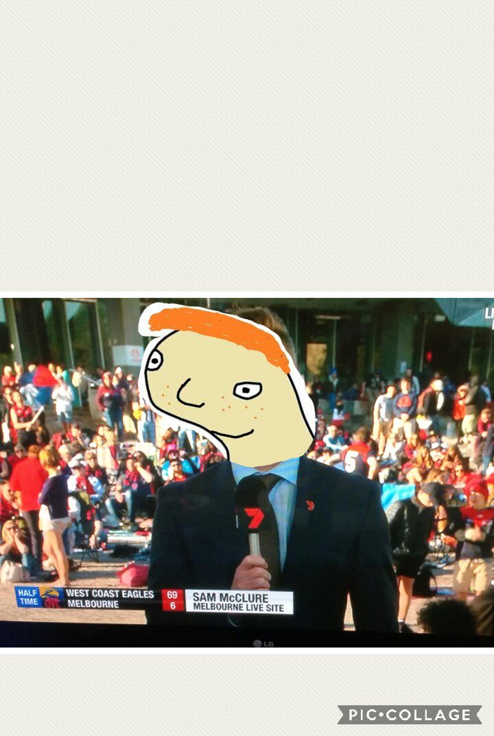 Itz mayherm et Ferd Skwere. Smashd cheez platez, bernt owt Lend Roverz....