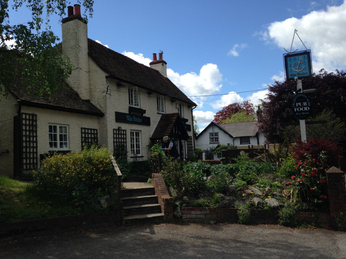 AnchorBookham's tweet photo. Celebrate British food fortnight with us starting on the 23rd September, come in and choose something delicious from the menu.  #Britishfoodfortnight #localproduce #countypub https://t.co/AuPlSDMbk2