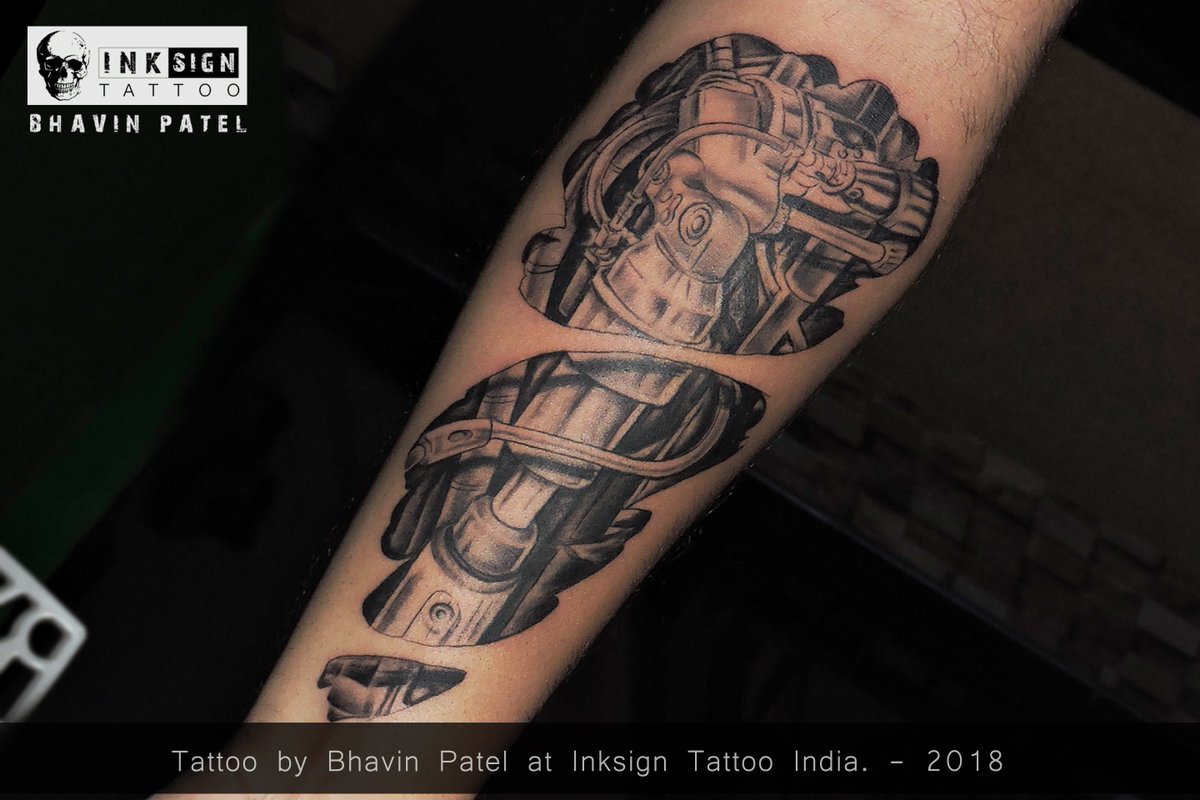 tattoo by Bhavin @inksigntattoos 
call for appointment : +91 9722 904 108
At :- Inksign Tattoos - india
#biomechanicaltattoo #Realistictattoo #forearmtattoo #3dtattoo
#TattooLover #tattooing #besttattoostudio #creativetattoos #Ink
#Tattooed #tattooinsta #topinrajkot #biomecdesign