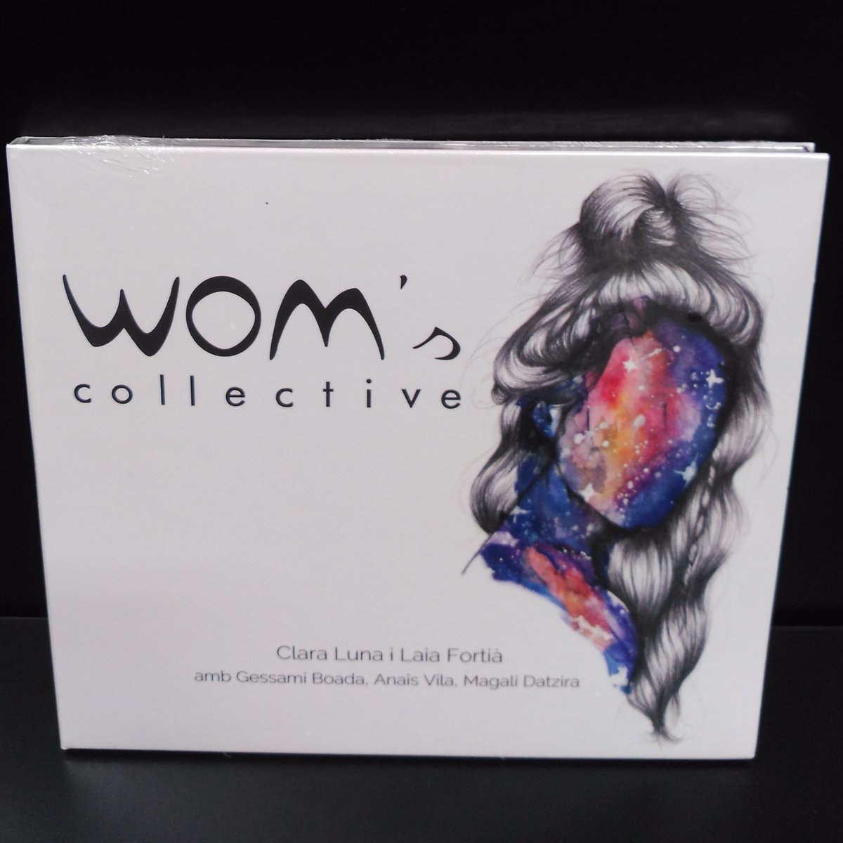 Ja tenim aquí el primer disc de les @WOMscollective. Un àlbum on també col·laboren Sara Pi, Judit Neddermann i Núria Graham, entre d'altres. Disponible en CD.