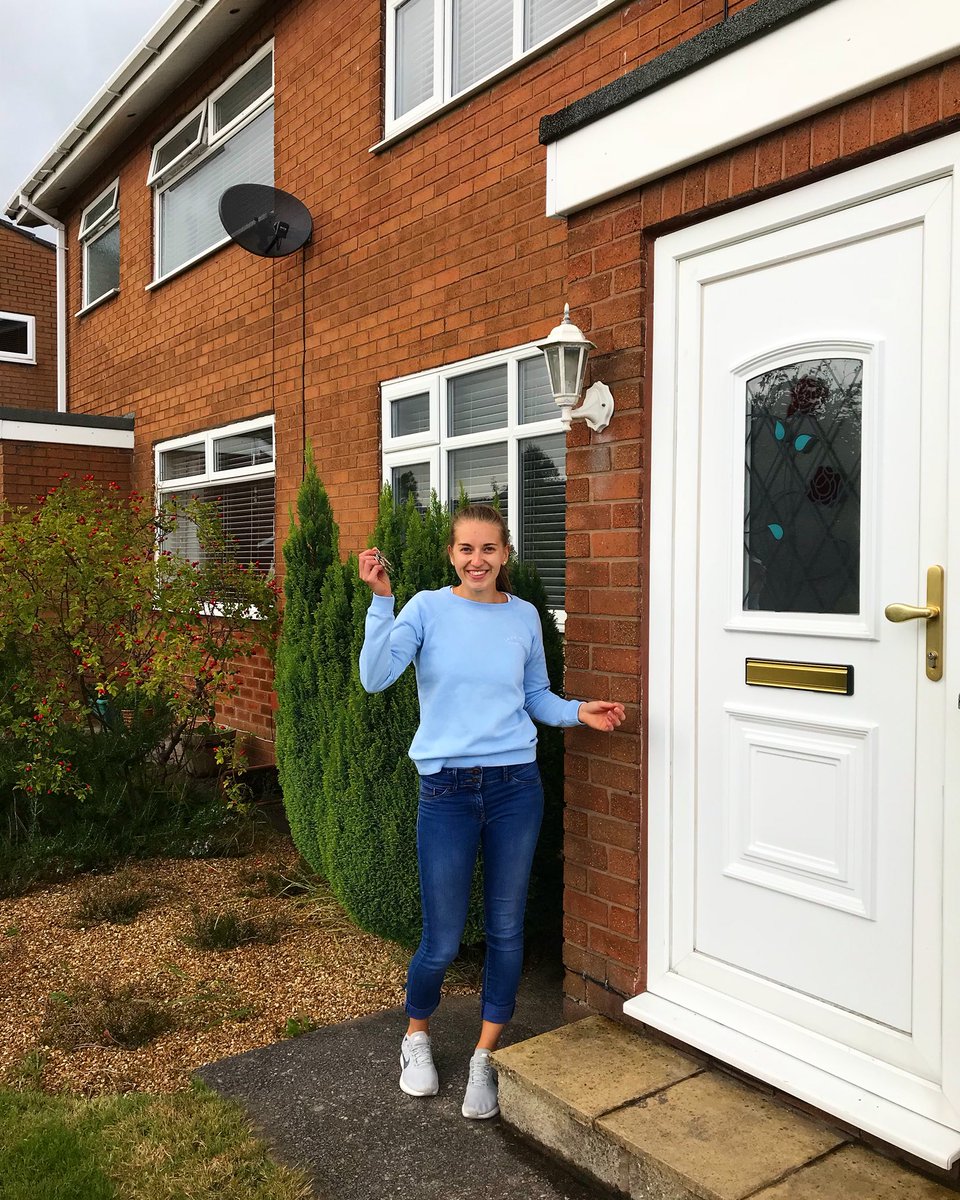 frith_emma's tweet photo. #doyourememberthe21stnightofseptember. I do! #officiallyahomeowner π‘πππΌ https://t.co/nG7rKCniUe