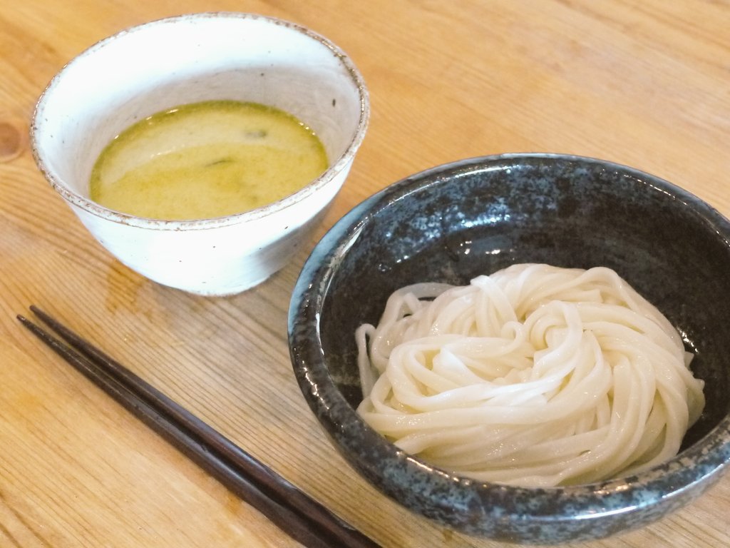井上こん うどんスナック店主 على تويتر グリーンカレーうどん タイで買った袋麺 グリーンカレー味 の調味料を筑後うどんと引き合わせてみたら アロ イな世界へ瞬間移動
