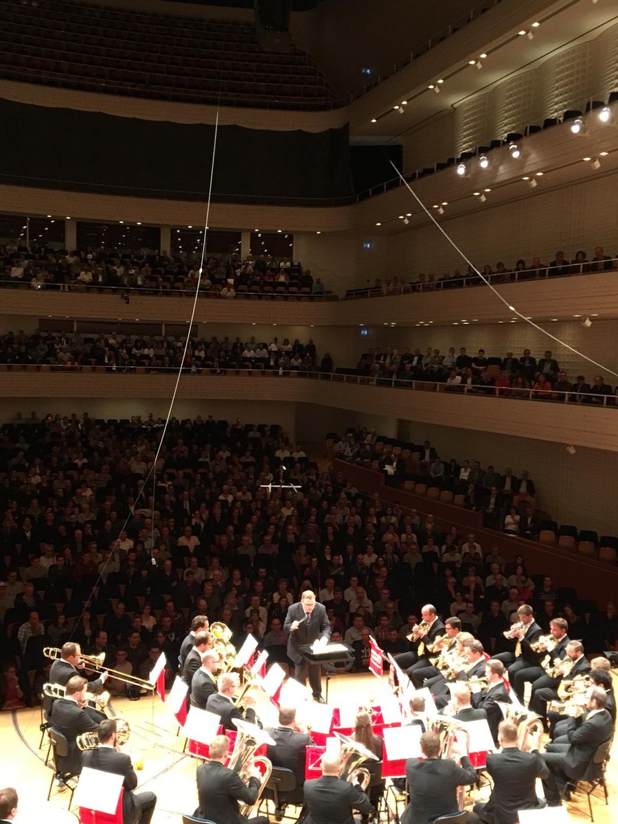 BML sets the bar high with an powerfull finale. Little insecure at start but great soloists in the middle movement. Now up for 13 étoiles with James Gourlay at the helm