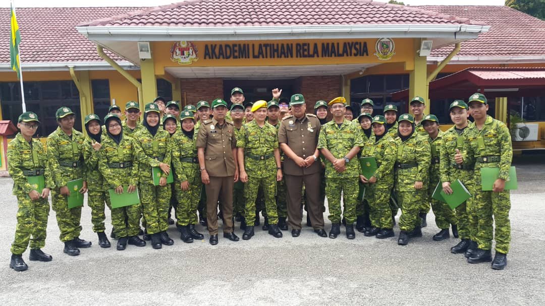 Rela_Jerantut's tweet photo. RT @relamalaysia: Tahniah kpd semua siswa siswi yang telah mendapat pentauliahan sempena Majlis Pentauliahan Briged RELASIS Malaysia 2018.
#RELASIS2018
@AzisJamman
@alwi_ibrahim59
@zulkifliabidin
@Roslannong
@kamarudin_rapig
@KDNPUTRAJAYA https://t.co/ZlV6qnFFNX