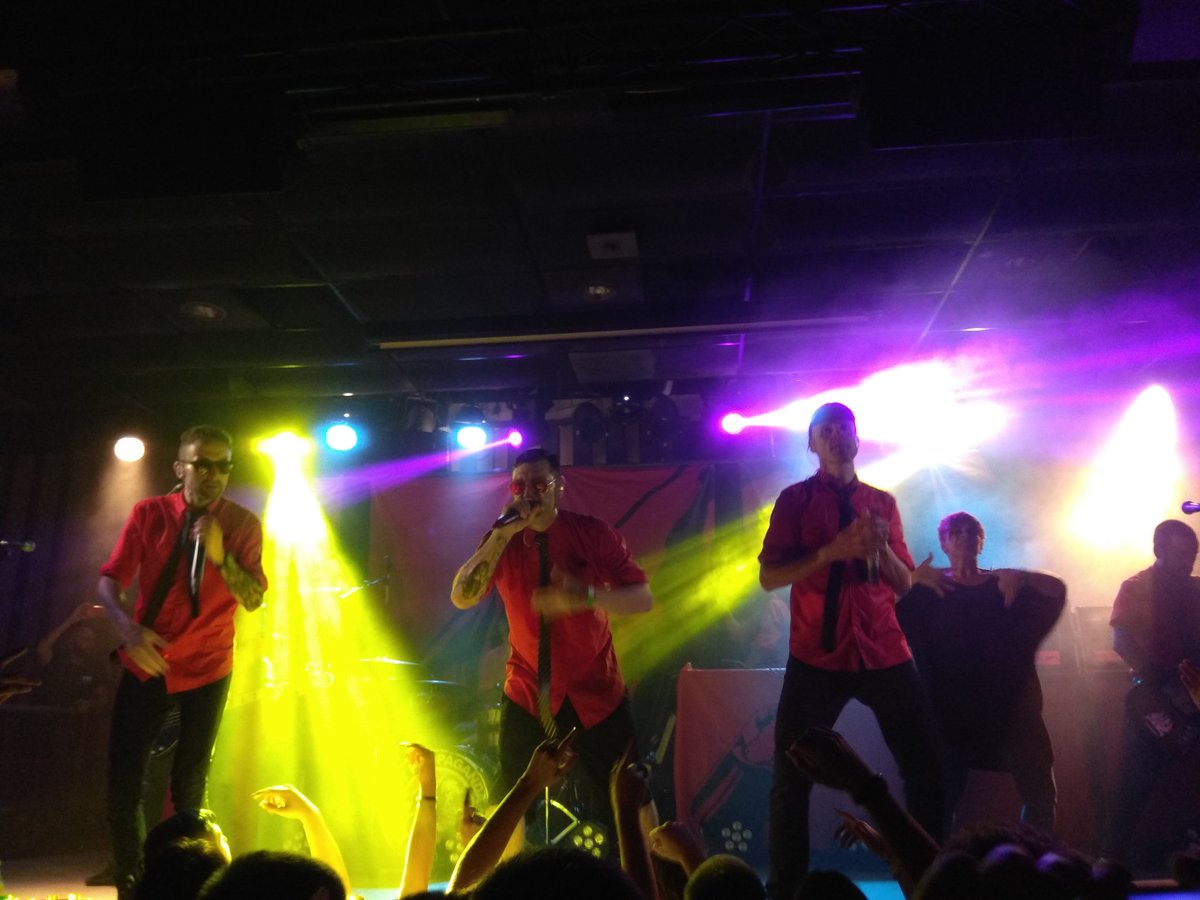 Todavía con la resaca emocional que supone ver a <a href="/RiotPropaganda_/">Riot Propaganda</a> por última vez. Increíble noche la de ayer, inolvidable. Fins la victòria sempre ✊🏻 <a href="/Nega_Maiz/">NEGA 🔻 🇵🇸</a> @ToniElSucio