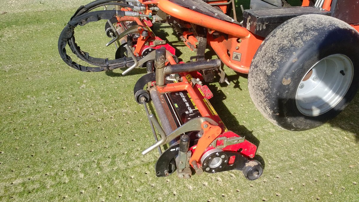 Rossfairgrieve3's tweet photo. Greentek , top dressing brush demo https://t.co/a8CLn7gziS