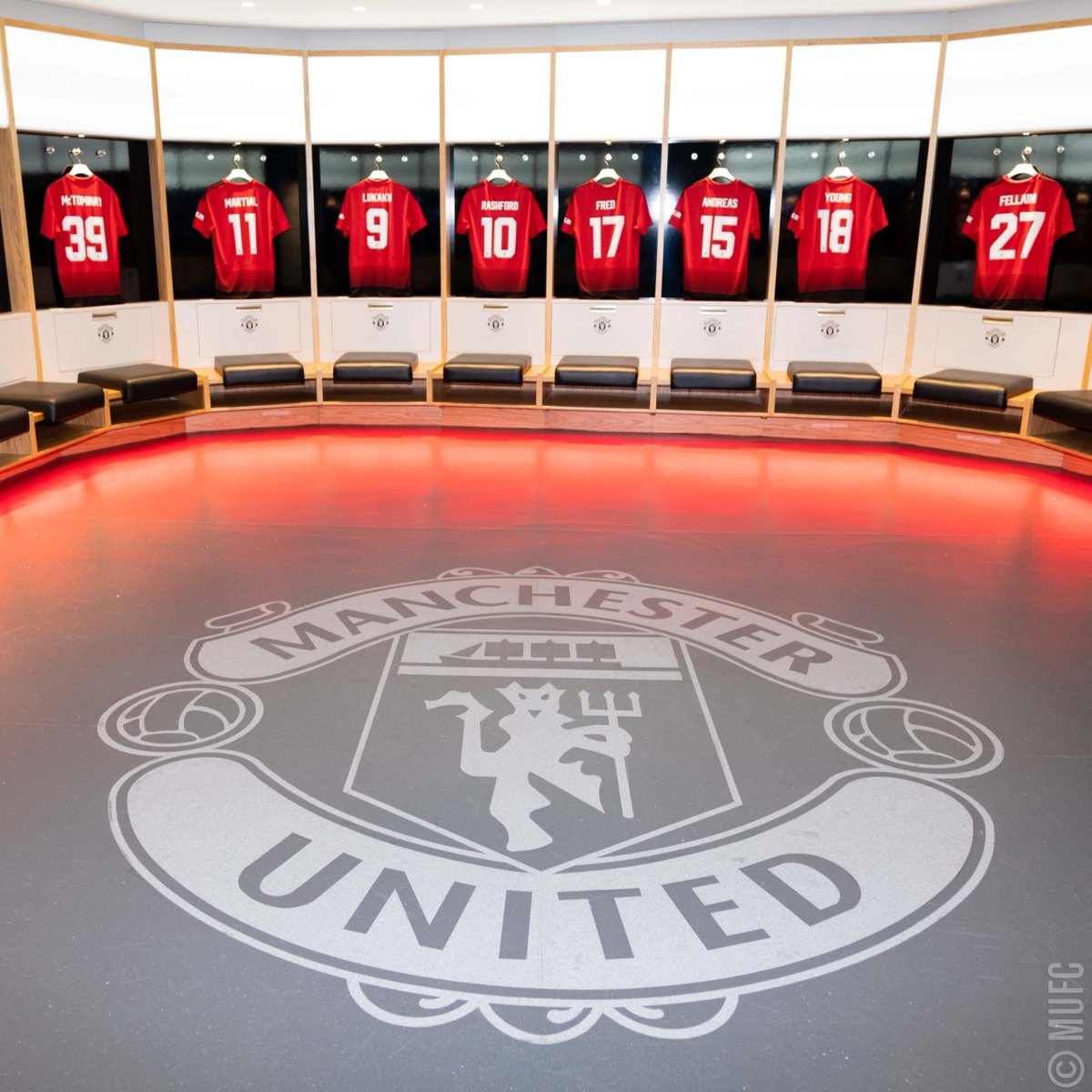 ManUtd's tweet photo. There are dressing rooms, and then there's this place! 😍 #MUFC https://t.co/1I6hRe3lql