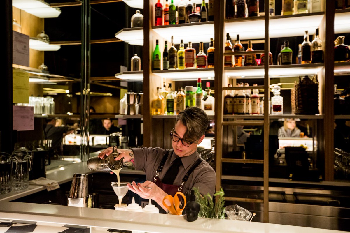 EaterDetroit's tweet image. Here's what to expect from 2018's @DetroitCocktail detroit.eater.com/2018/9/18/1787…