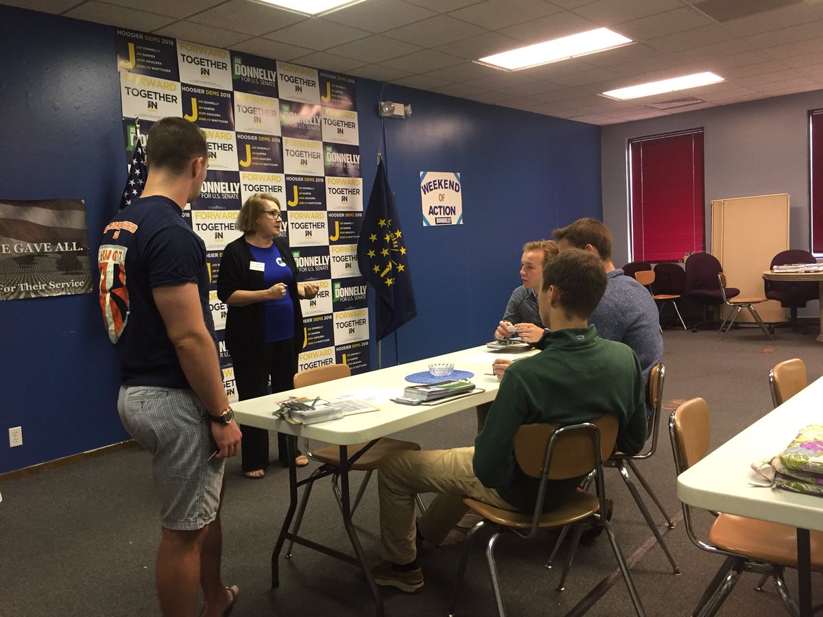 kat_rogers's tweet photo. Itβs the first day of fall and I got this pic of a #HoosiersUnited canvass captain training an early morning shift of canvassers from @sgrecobyrne - itβs gonna be a great day! Shout out to #MayTheForceBeWith2 πππ cc @AdamAltendorf https://t.co/oTiyZ9BGVe