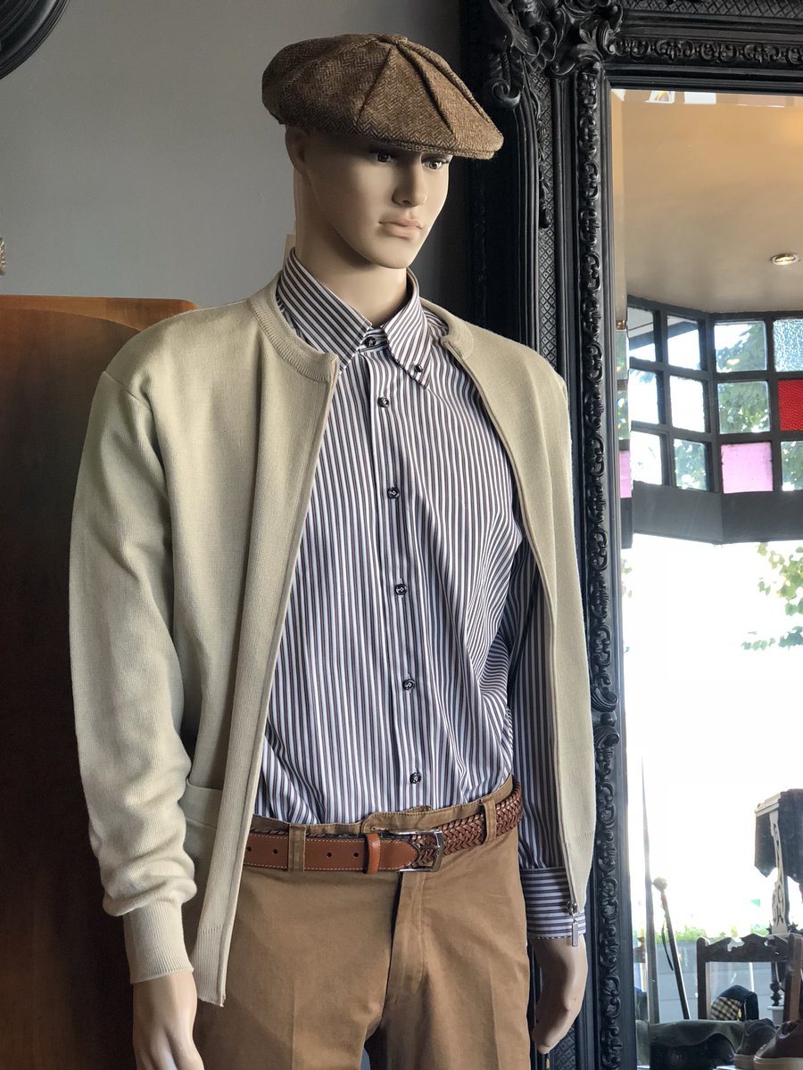 AGplado's tweet photo. Autumn/ winter collection available now 🍂
🍁
🤵🏽
🤴🏽
#winter #autumn #winterclothes #autumnclothes #cardigan #zipcardigan #brownhat #buttonedhat #browncap #oldfashionedcap #tweedhat #tweedcap https://t.co/fSnPJGCFik
