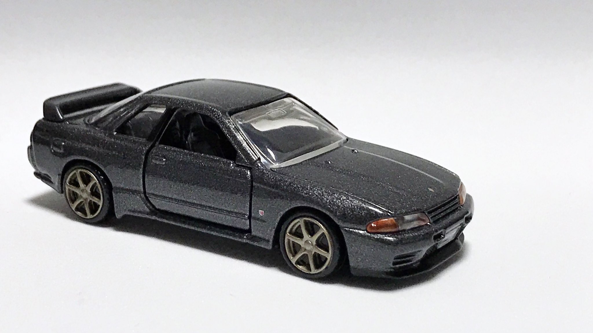ホットウィールカスタム 日産 R32 GTR 黒✩段リム☆トミカ改造 ホットウィールカスタム 日産 GTR R32 フルエアロ ☆深リム