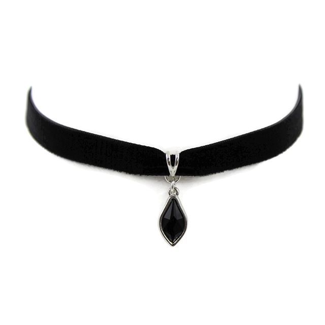 ArthlinJewelry's tweet photo. If you own our pearl choker, I have a feeling you might like this one too! ✨

Introducing a new velvet choker with a jet black crystal pendant.

What would you wear it with?

Find it @ link in bio 👈. Have a great weekend!😀
.
.
.
.
.
#arthlin #choker … https://t.co/mvAy3Er4y2 https://t.co/AukNblcFsy