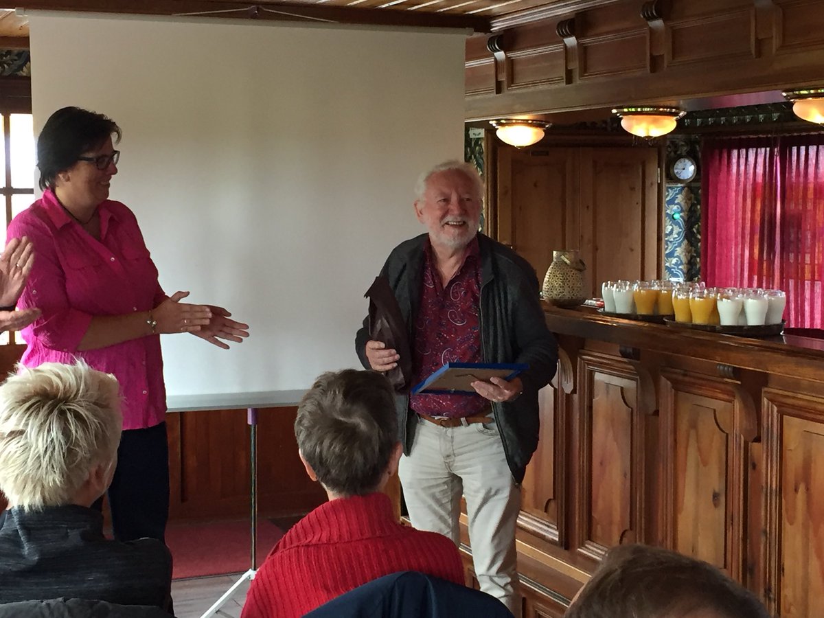 radiotelescoop's tweet image. De telescoop in Dwingeloo wordt beheerd door de ca 70 vrijwilligers van stichting CAMRAS. Die werden daarvoor vandaag bedankt op een vrijwilligersdag, op het Friese water.