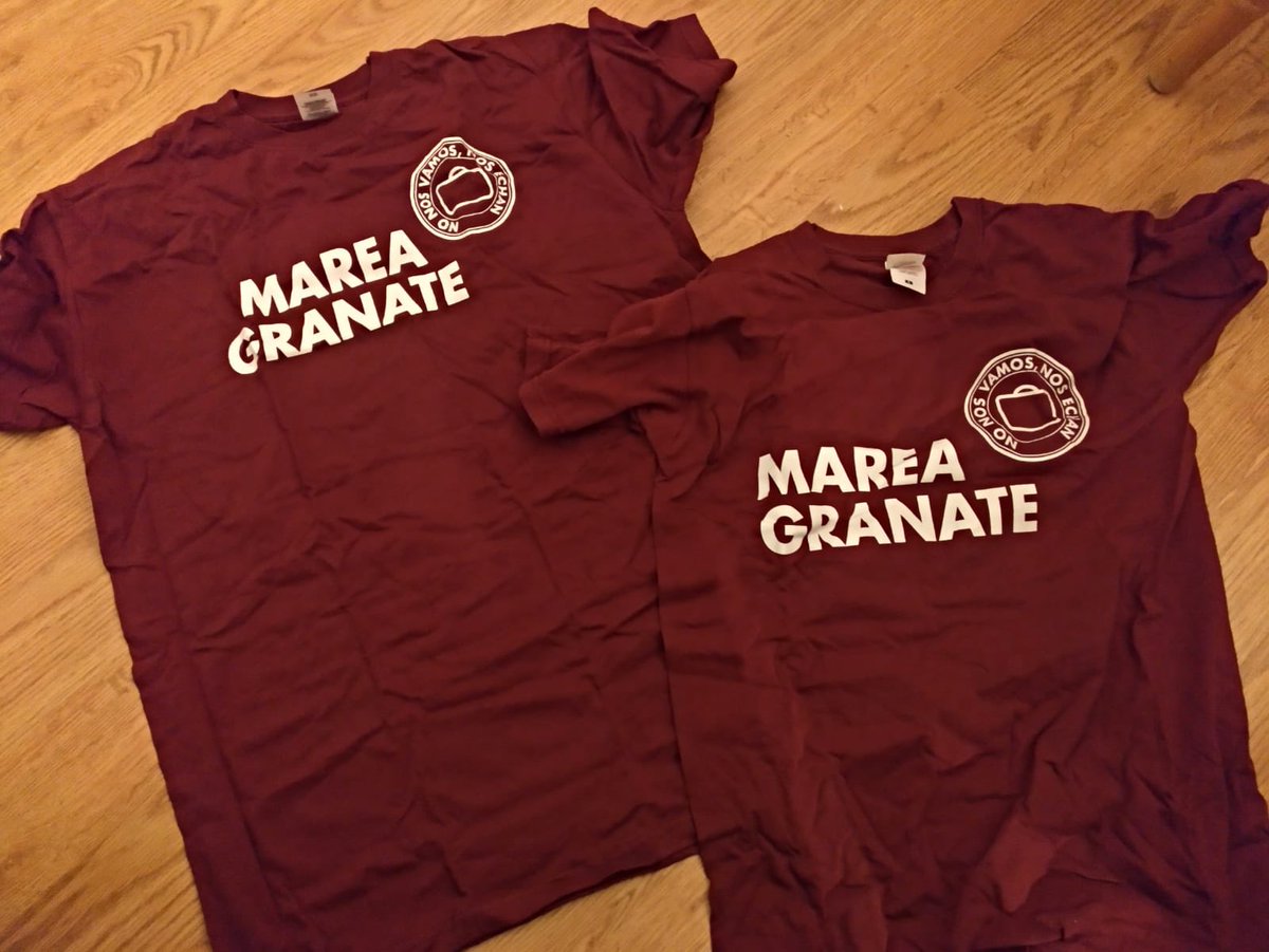 Queremos regalar estas camisetas a <a href="/laraizband/">La Raíz</a> por el detalle que han tenido con nosotros, nos vemos esta noche!!!
<a href="/MareaGranate/">Marea Granate</a>