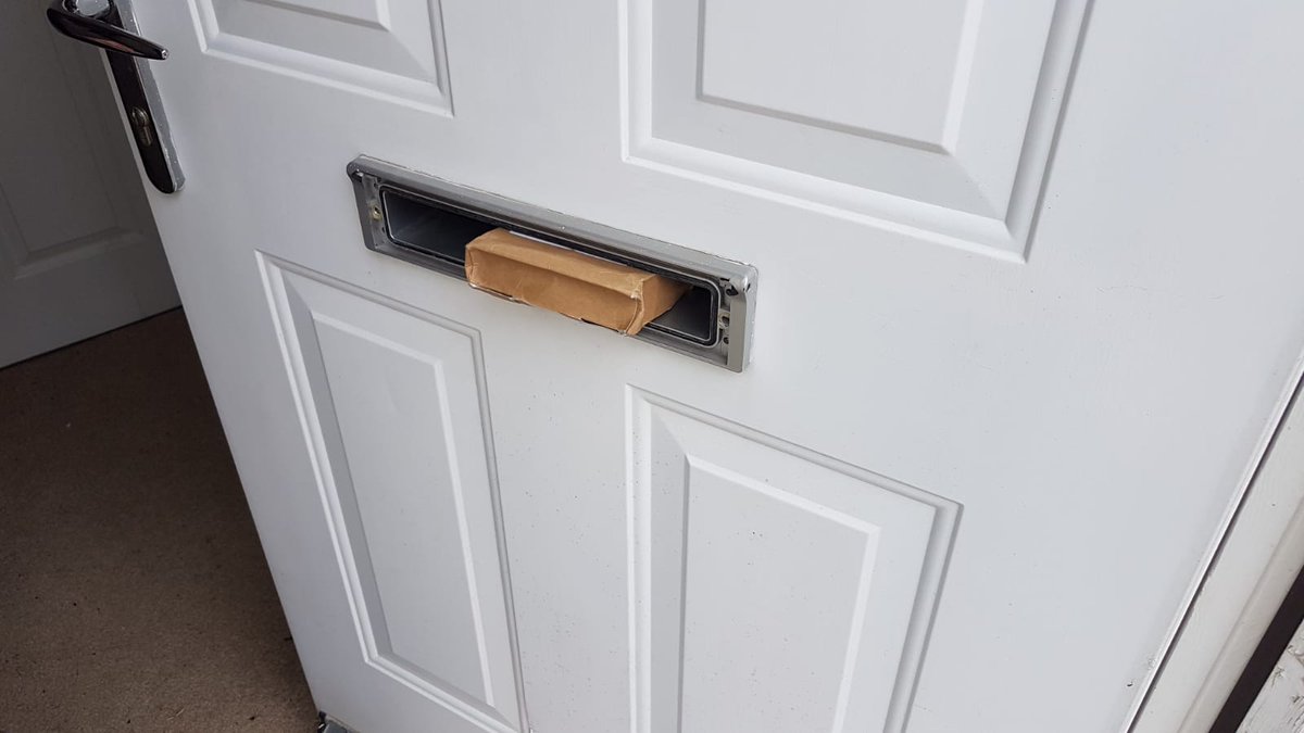 KWCope001's tweet photo. @RoyalMailHelp thanks to your postman in AUL our letter box is now broken how do we get compensation for this? It's the second time it's happened! https://t.co/Mj3osFvoBi