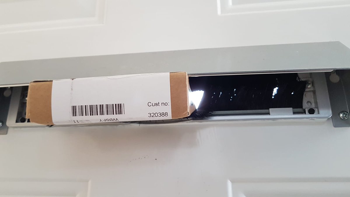 KWCope001's tweet photo. @RoyalMailHelp thanks to your postman in AUL our letter box is now broken how do we get compensation for this? It's the second time it's happened! https://t.co/Mj3osFvoBi