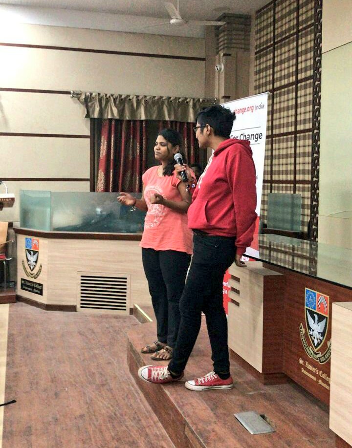 YouthKiAwaaz's tweet photo. Pinky, a survivor of child sex trafficking, takes the #ForumForChange stage with Robin, to talk about her experience, and how she became an agent of change with @KrantiMumbai's help. https://t.co/R4TsmnaNQY