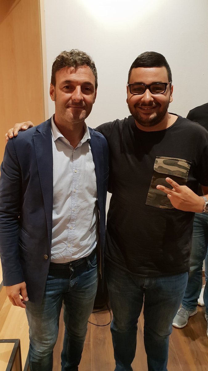 Sfn17's tweet photo. En las jornadas de entrenadores organizadas por la @FedFutbolCeuta junto a estas eminencias mundiales #DoctorEscribano #GinesMelendez #SantiDenia @rfef @SeFutbol @fifacom_es @UEFAcom_es #FutbolBase #Formación #Entrenadores 🇪🇸🇪🇸🔝🔝⚽️⚽️ https://t.co/PXRJC2Jr2z
