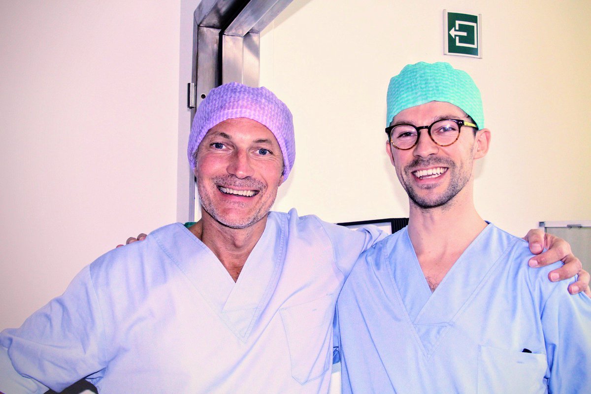 CATBBAS's tweet photo. Dr. François Petit convinced the crowd to jump on the #gluteal #implant train #CATBBAS #glutealaugmentation #plasticsurgery #Brussels @UZBrussel https://t.co/DqO84nceBi
