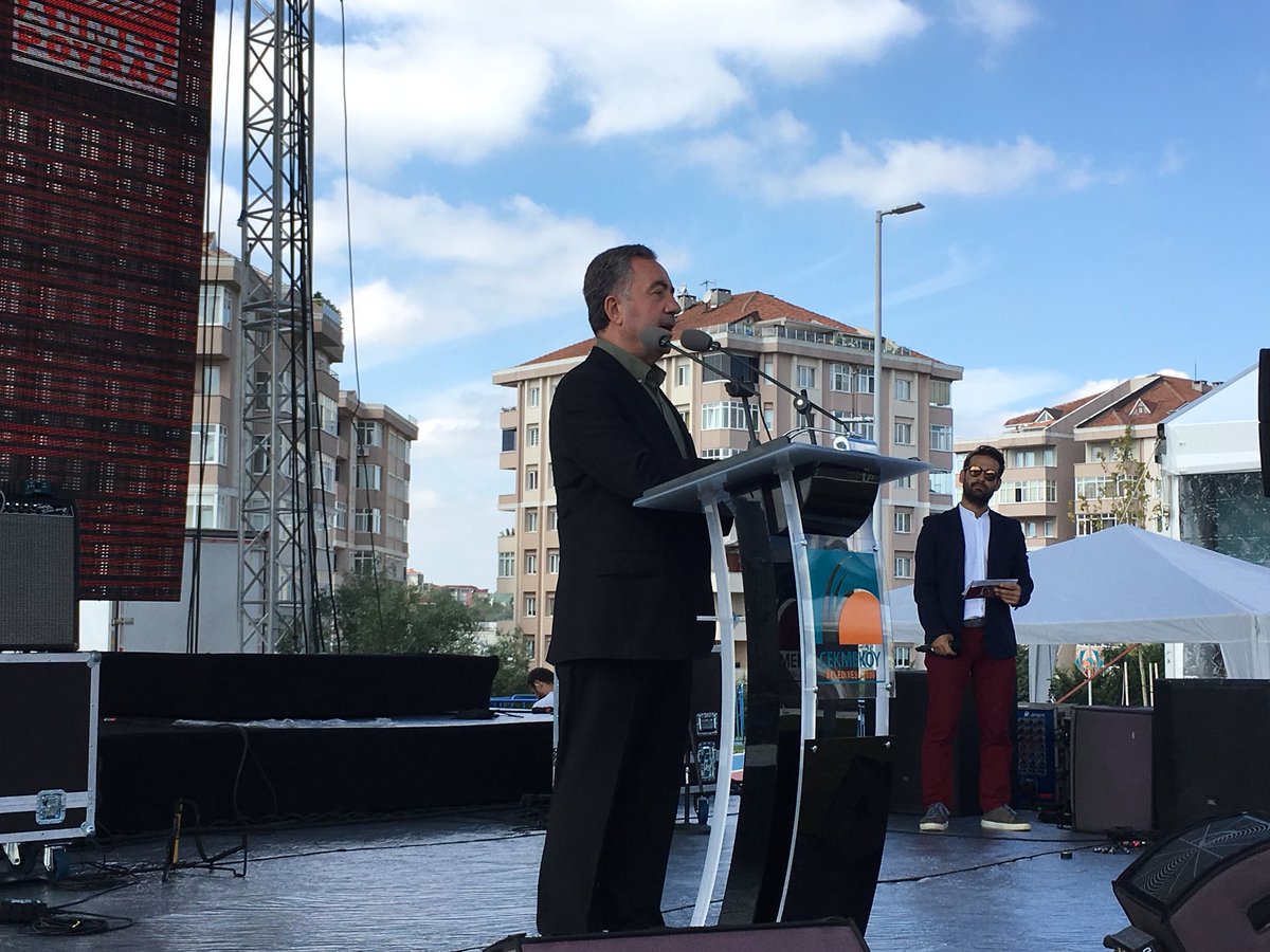 Şeffaf Mutfak Güvenli Gıda Festivalimizin açılışında proje genel koordinatörümüz, Belediye Başkan Yardımcımız Şenol Çetin konuşmalarını gerçekleştiriyor.