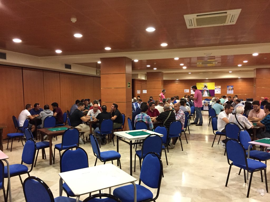 NtraSraRosario's tweet photo. Después de horas de mus, por fin obtuvimos Campeones del XXXI Maratón de la Virgen.
Más de 60 parejas nos hicieron disfrutar de este campeonato que supone el pistoletazo de salida de las #Patronales2018 #FDT2018 https://t.co/xYuCDNjgRa