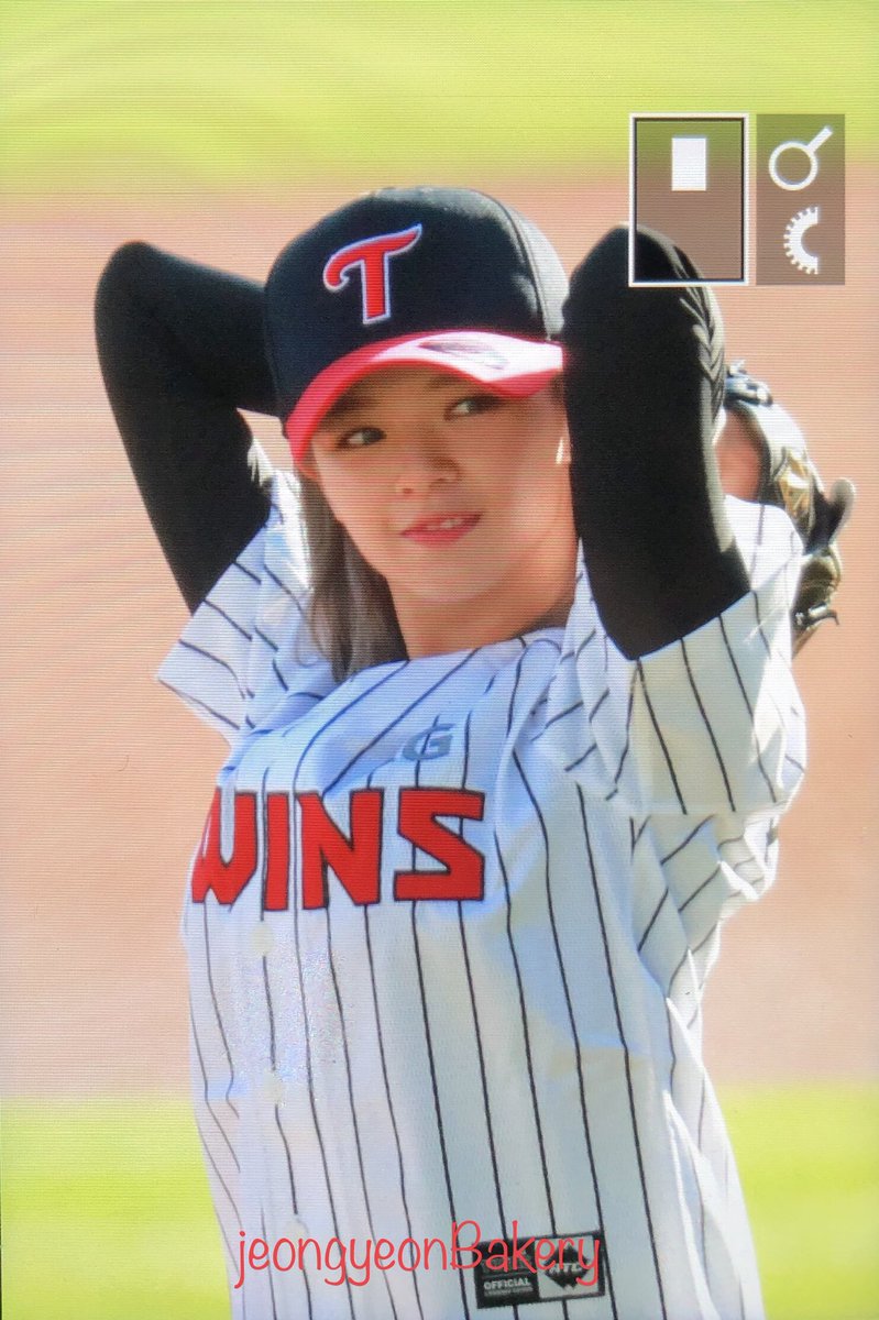 once_1101's tweet photo. 180922 시구 프리뷰
최고 멋있었어 ㅠㅠ
명절 푹 쉬어요!!

#트와이스 #정연 #TWICE #Jeongyeon
#トゥワイス #ジョンヨン https://t.co/NdNv6oFzrp