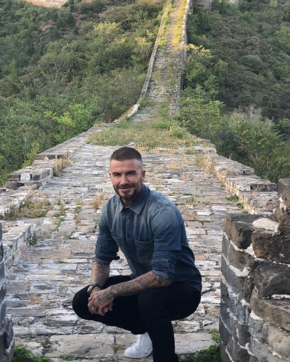#DavidBeckham ไปเที่ยวกำแพงเมืองจีนเป็นครั้งแรกครับ เดวิดบอกด้วยว่ารู้สึกโชคดีที่งานของเขาทำให้ได้มาเที่ยวและเห็นสถานที่สวยงามแบบนี้