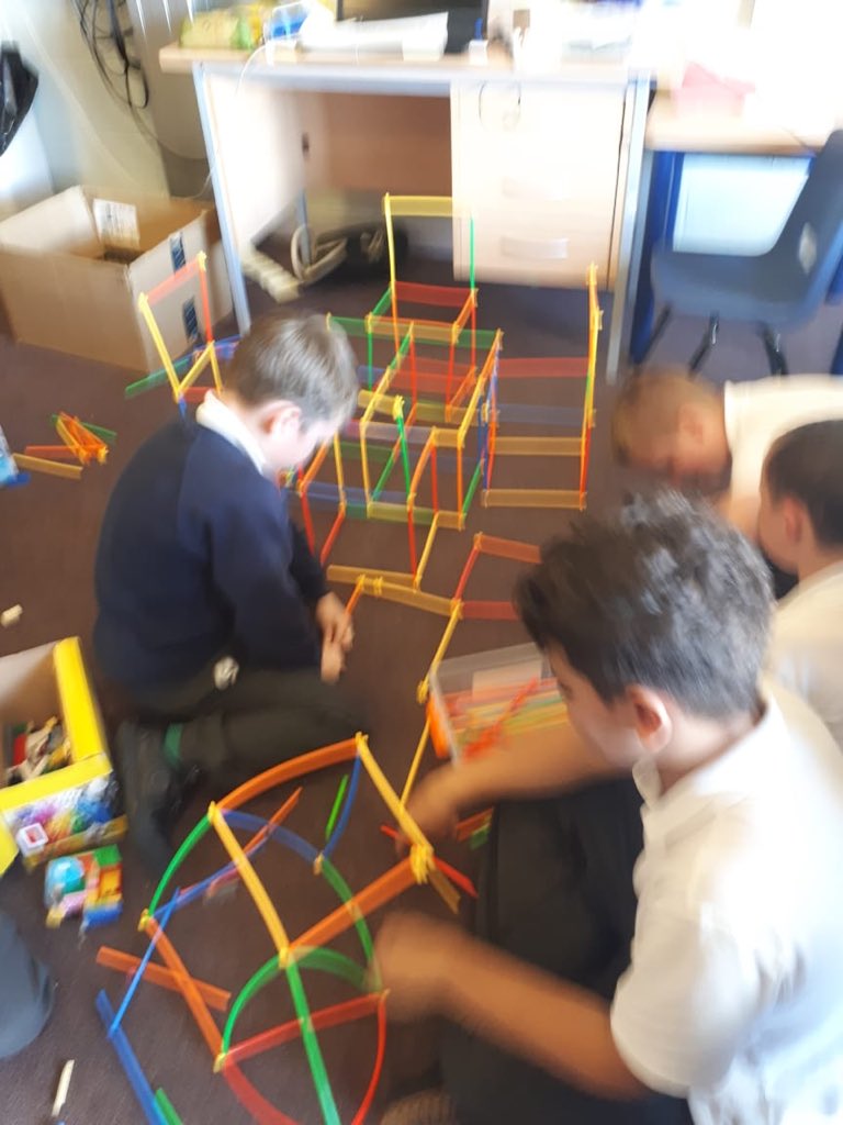 AMBERLEYPRIMARY's tweet photo. Y2 & 3 enjoying Golden Time on Friday. #ConstructionClub #rewardinggoodbehaviour https://t.co/sN5viNSYIh