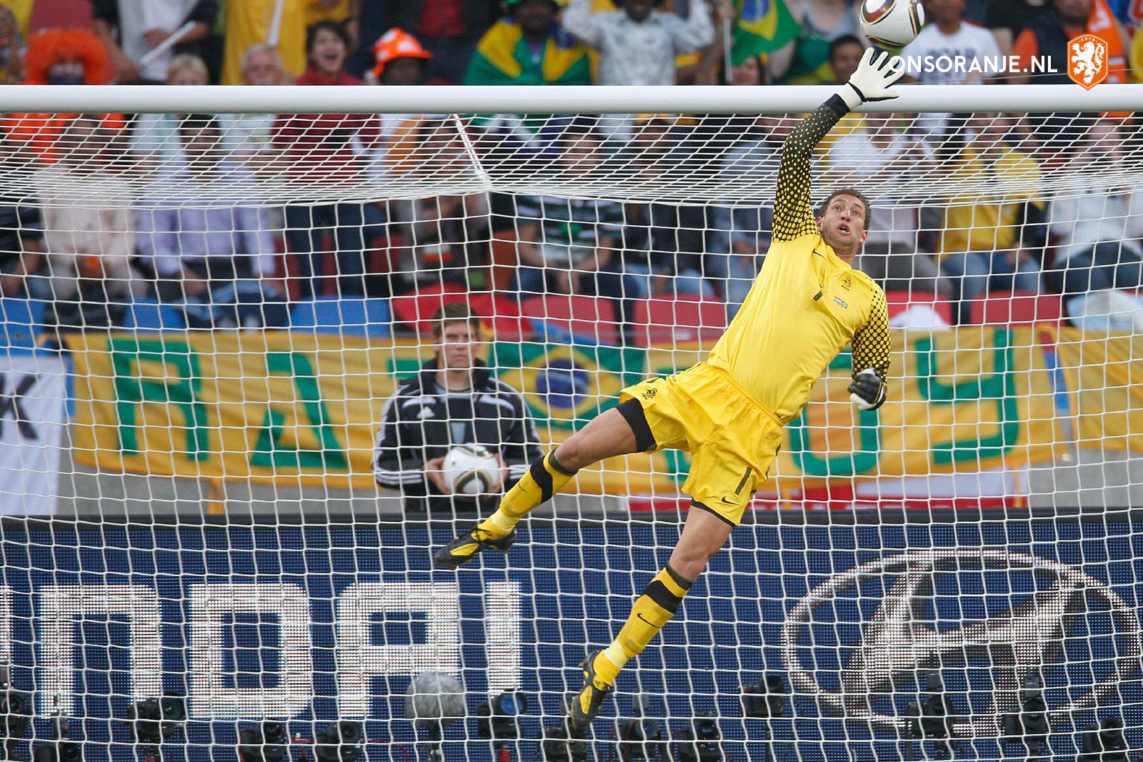 Happy 36th birthday, Maarten Stekelenburg! 