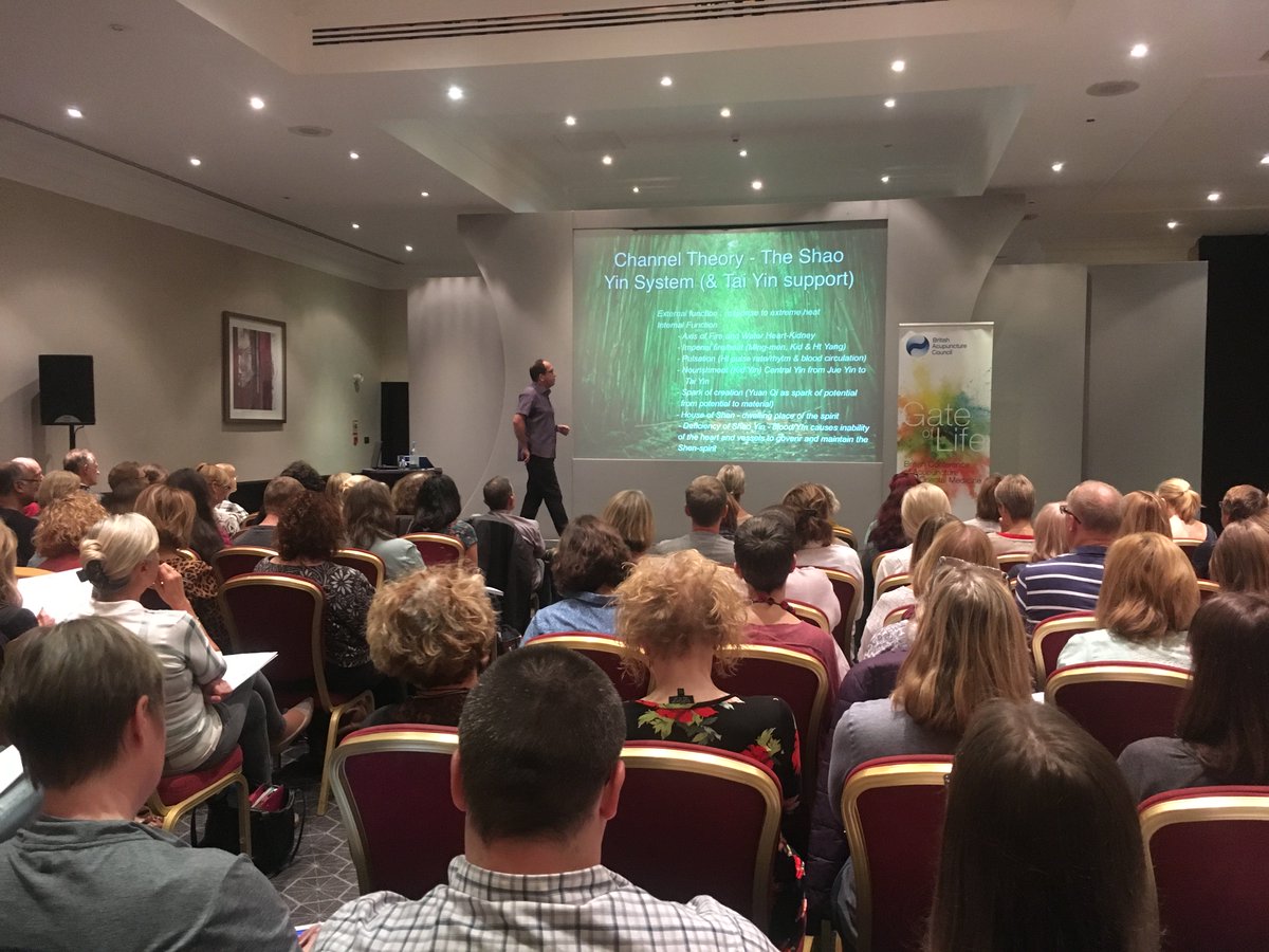 TheBAcC's tweet photo. Amos Ziv attracts a large crowd at his talk on the magical point combination for #insomnia at @TheBAcC annual conference #GateofLife in Coventry. https://t.co/MOeqqyYZqQ