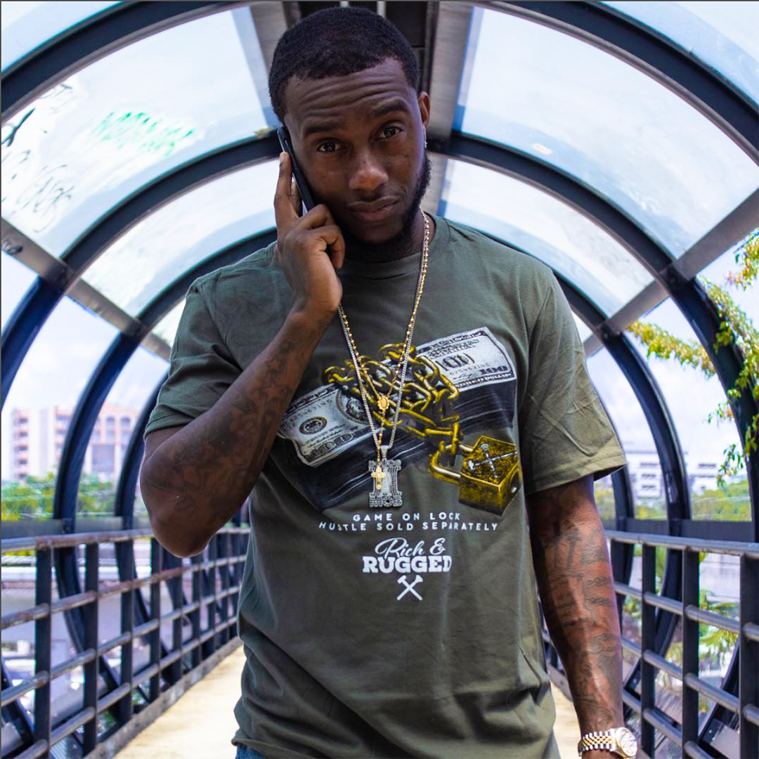 RichRugged's tweet photo. @SmilesOfficial got that 'Game On Lock'
π€π―π°π₯
Check your local streetwear retailer
Online. Link in bio
#richandrugged #richrugged #Miami #gameonlock #Global #fashion #style #smilesofficial #trap #hustle #hoodrich #money #rich #chrisfilly #streetwear #urbanwear #nocap #ad https://t.co/9SXClPa0ki