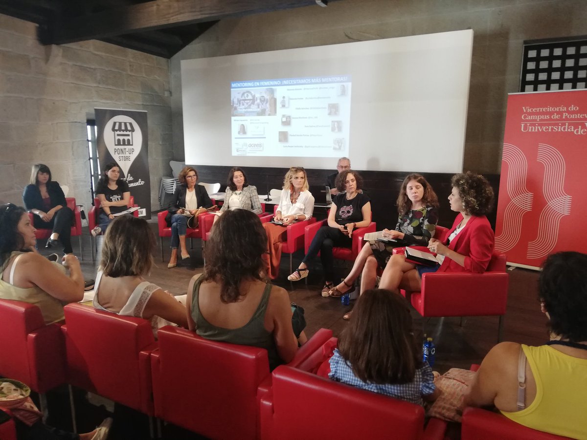 acalarca's tweet photo. Panelistas del encuentro anual de mentoring y emprendimiento de Galicia @pontUPstore @Pontevedrate #PontUpStore2018 https://t.co/Mw6KPt5HvW