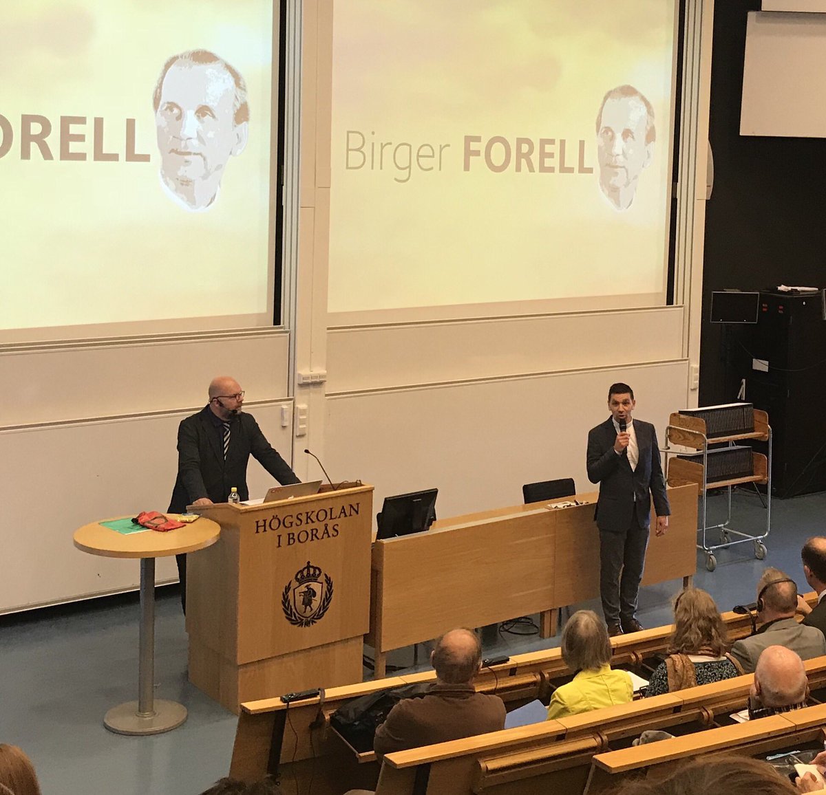 svkyBerlin's tweet photo. Högtidligt firande av Birger Forell i Borås. Med bl.a. föredrag av @bolshog #Forell #SvenskakyrkanBerlin https://t.co/OOLA4Ylxk4