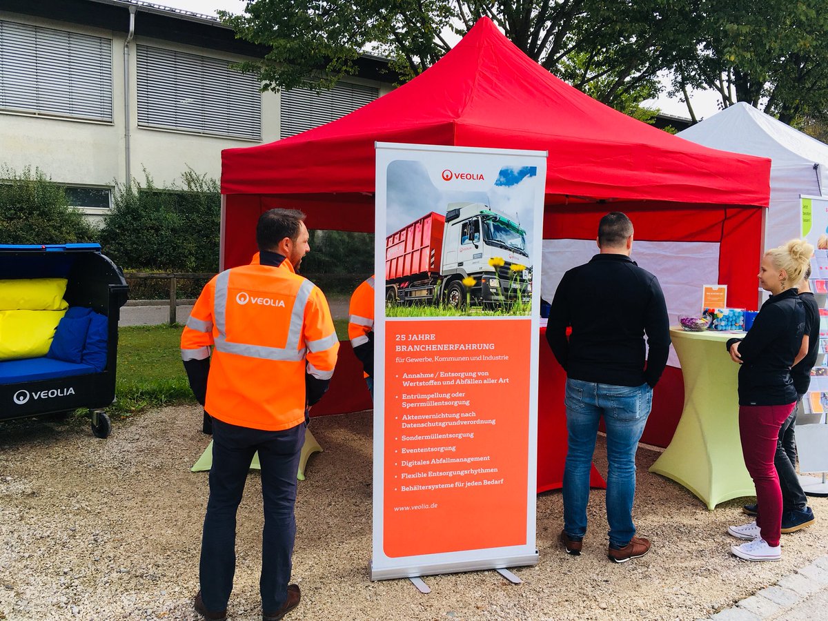 Hechenberger_B's tweet photo. Energie & Baumesse 2018 #Chiemgau #Bayern #Trostberg #Veolia #Containerdienst #Kreislaufwirtschaft #Entsorgung #Recycling #Traunstein #Vertrieb https://t.co/aBaaa2cc8M