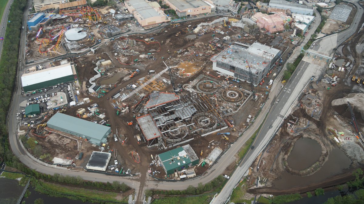 bioreconstruct's tweet photo. Aerial comparison of Star Wars Galaxy's Edge on Sep 21, 2018 and Sep 30, 2017 https://t.co/xlevvK4gIM