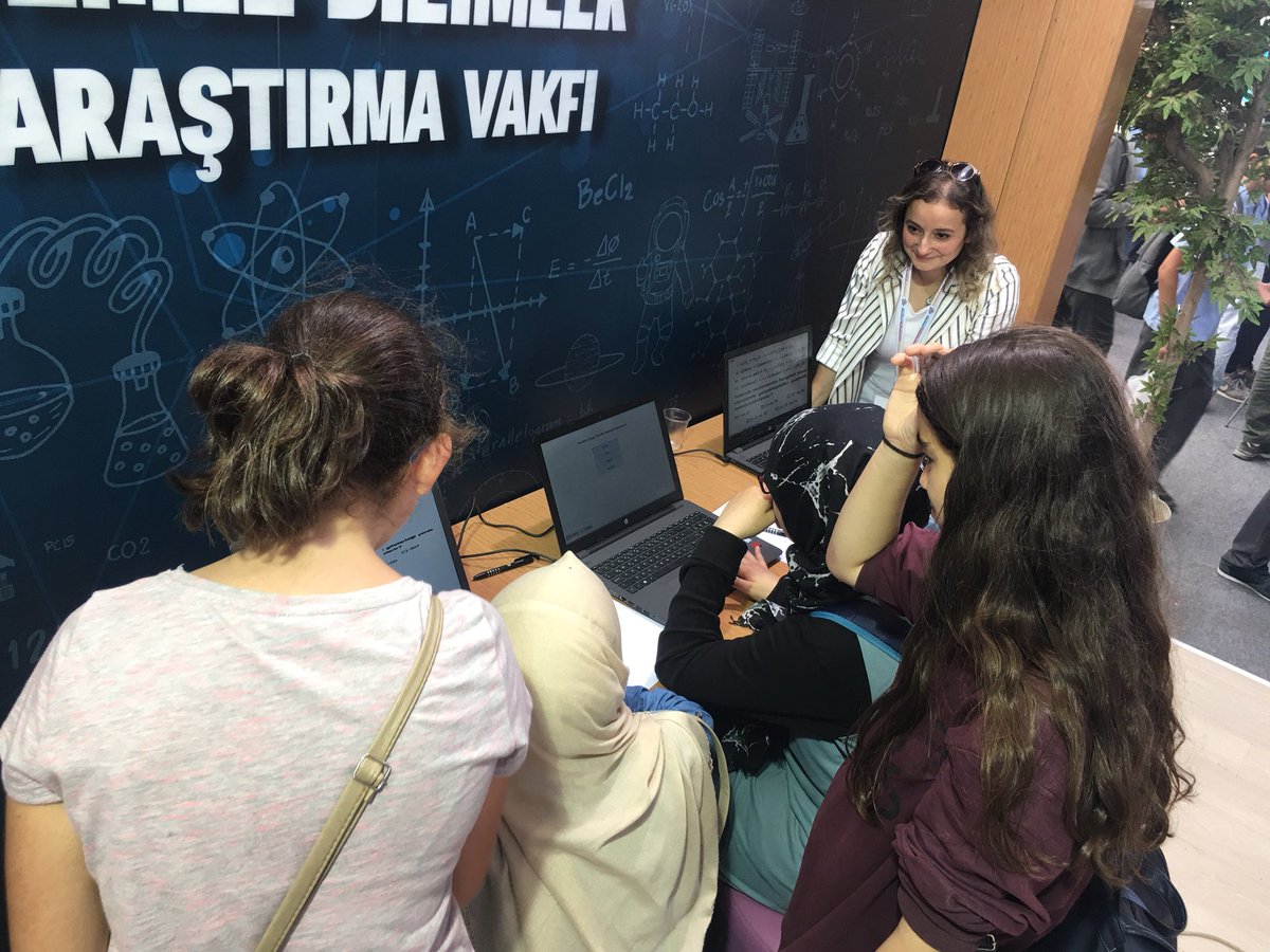TuzlaBilgiTekno's tweet photo. Ve @teknofestist ‘de @Tuzlabelediyesi ve @turkiyetbav tanıtım standlarında #laserplate #bilimmüzesi #3DVideo #Hologram #TEKNOFEST @drsadiyazici https://t.co/m25iu6NMU2